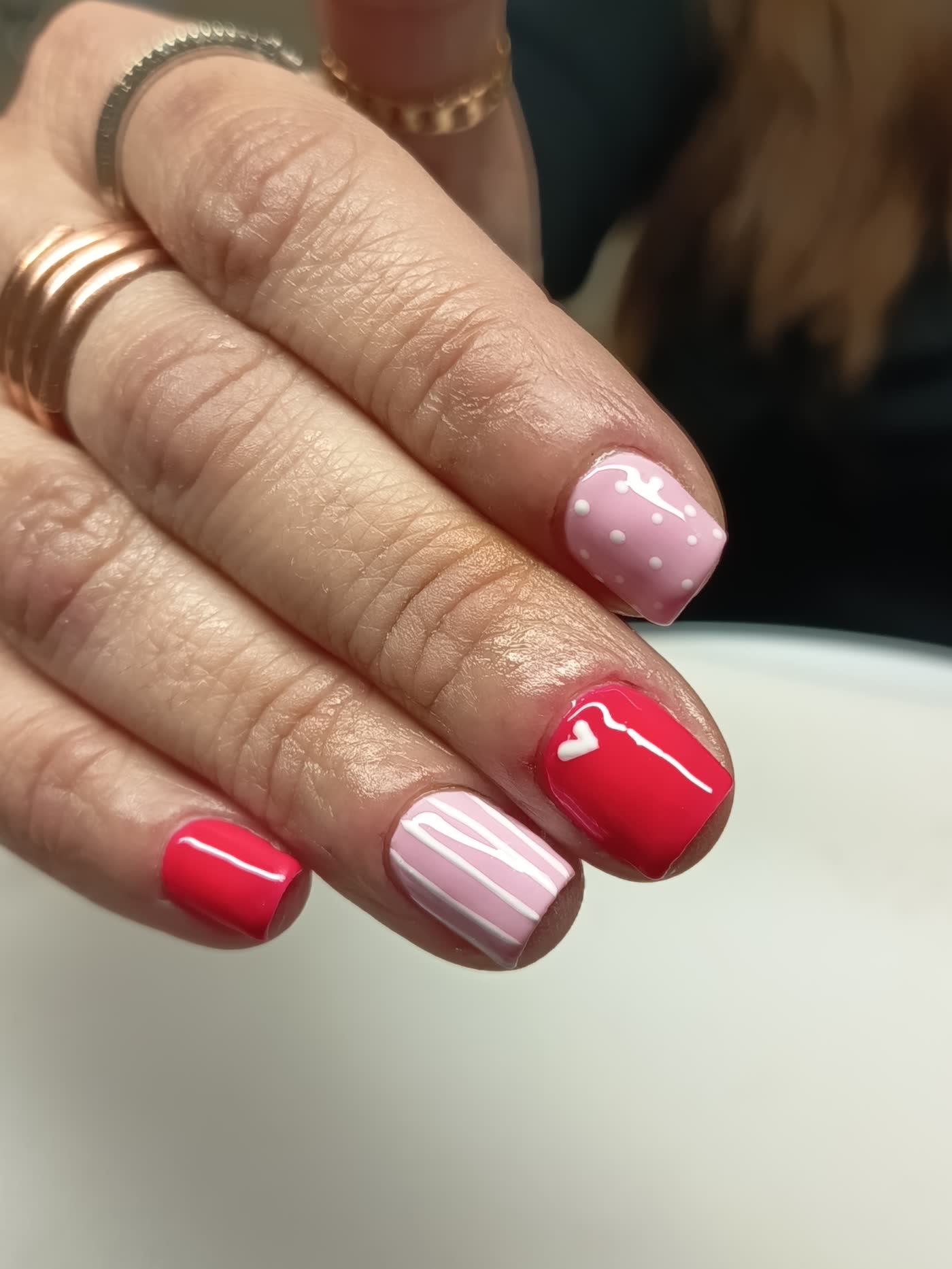 Rosa en dos tonos — manicure realizada en El Salón de las Uñas, Ñuñoa